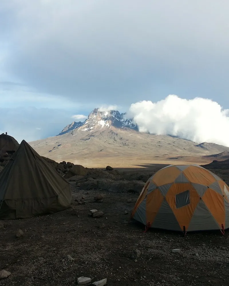 Successful tent pitching in the mountains
